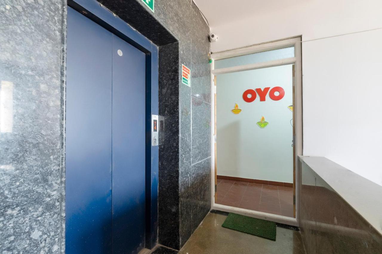 Oyo 49073 Whitefield Comforts Hotel Бангалор Екстериор снимка