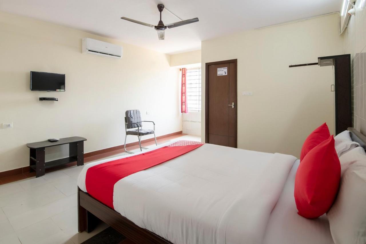 Oyo 49073 Whitefield Comforts Hotel Бангалор Екстериор снимка
