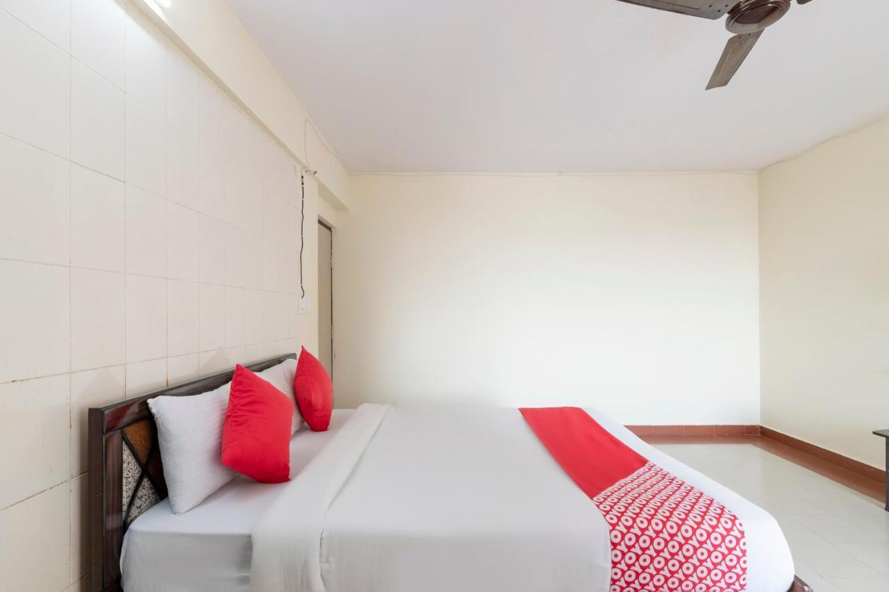 Oyo 49073 Whitefield Comforts Hotel Бангалор Екстериор снимка