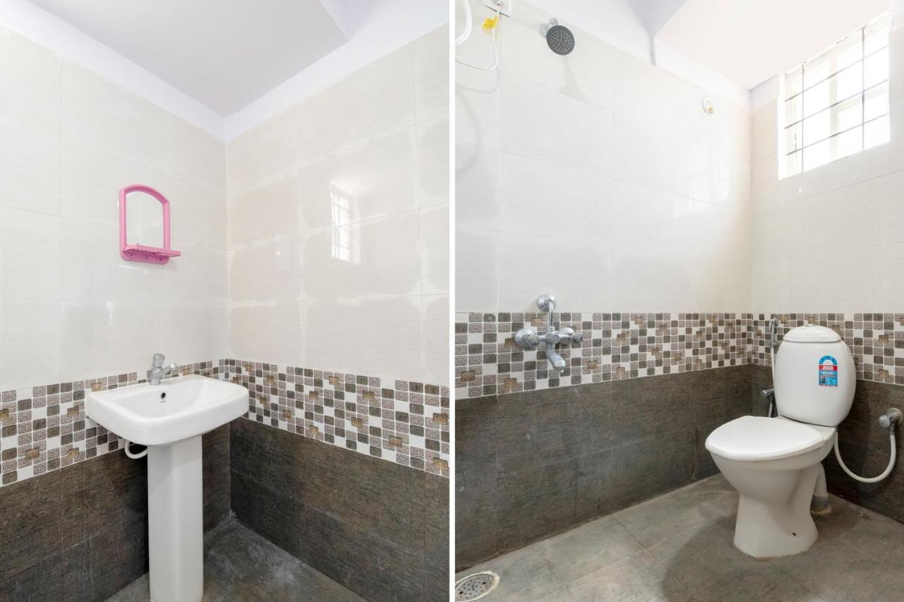 Oyo 49073 Whitefield Comforts Hotel Бангалор Екстериор снимка