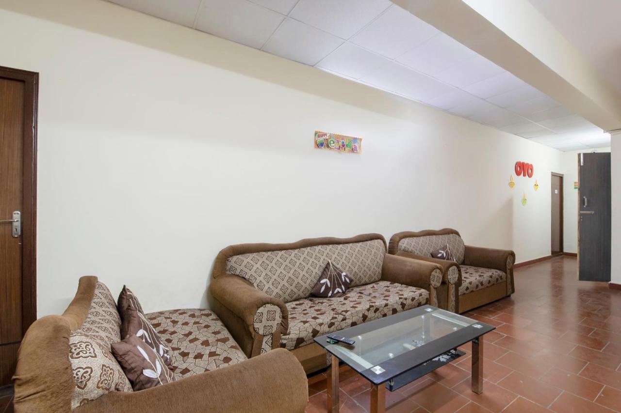 Oyo 49073 Whitefield Comforts Hotel Бангалор Екстериор снимка