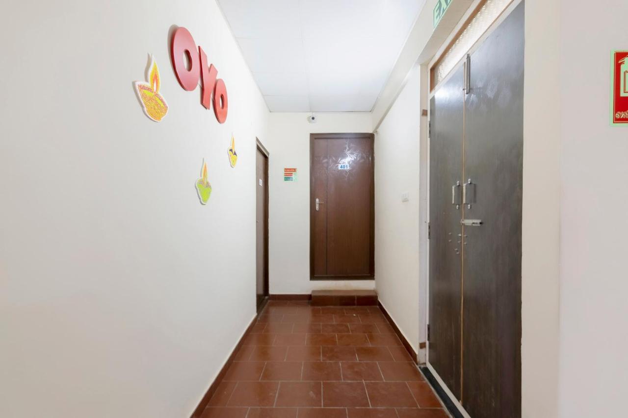 Oyo 49073 Whitefield Comforts Hotel Бангалор Екстериор снимка
